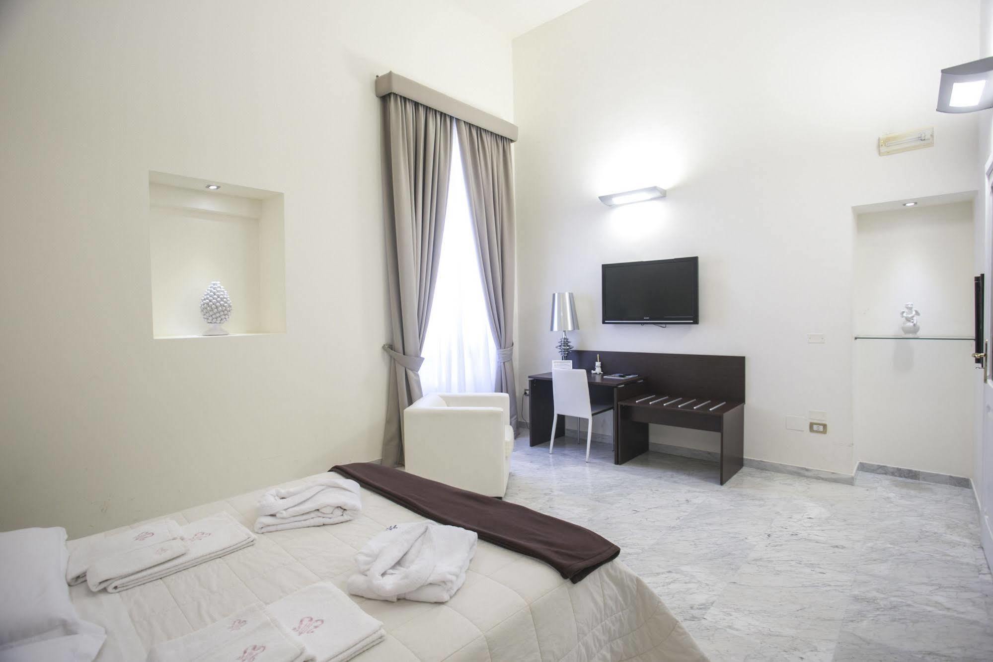 Apollo Suites Лечче Экстерьер фото